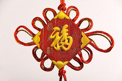 《最终幻想7重制版》上线免费DLC “自动重生耳环”